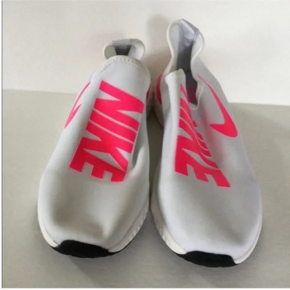 Nike Slip-on Sneakers 8.5 - Picture 3 of 8